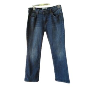 Levi's 516 boot cut jeans Medium Wash Flapped‎ Back Pockets